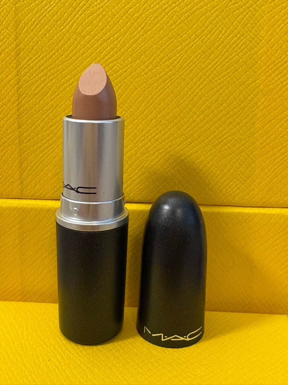 VINTAGE DISCONTINUED MAC Cosmetics Lustre lipstick in HIGH TEA